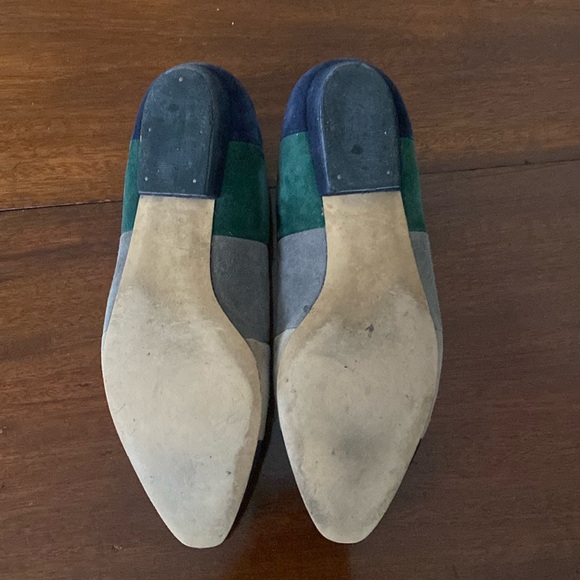 Liz Claiborne Navy Blue, Emerald Green, Gray, & Tan Color Block Flats size 6 1/2 - Picture 6 of 6